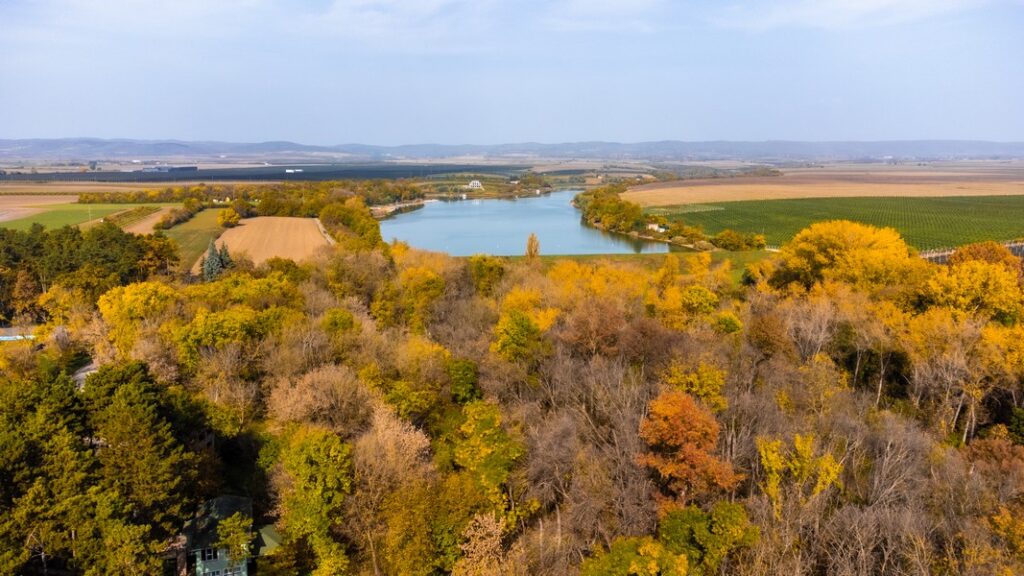 BORKOVAC LAKE