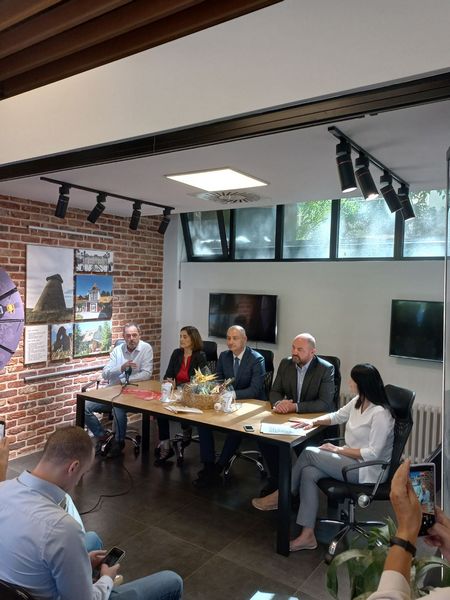 NAJAVLJENA FRUŠKOGORSKA VINSKA ŠETNJA „FRUŠKA WALK & WINE 2025“