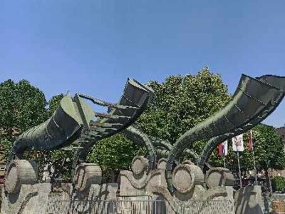 MONUMENT TO THE REVOLUTION - Ruma