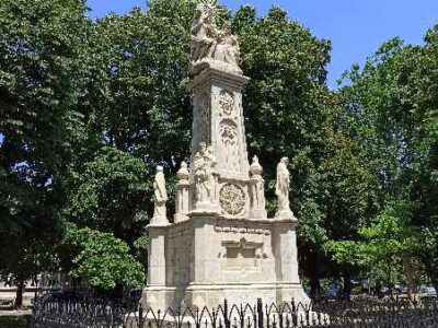 СПОМЕНИК ПРЕСВЕТОГ ТРОЈСТВА - СРЕМСКА МИТРОВИЦА