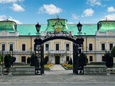 ДВОР ЕПАРХИЈЕ БАНАТСКЕ - Вршац