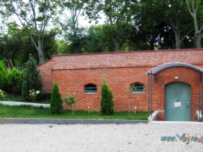 VINOTEKA "FRUŠKOGORJE" - KRUŠEDOL